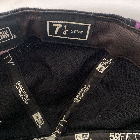 New Era Black and Pink 100% Wool NY Cap Size 7 1/4. main image 5